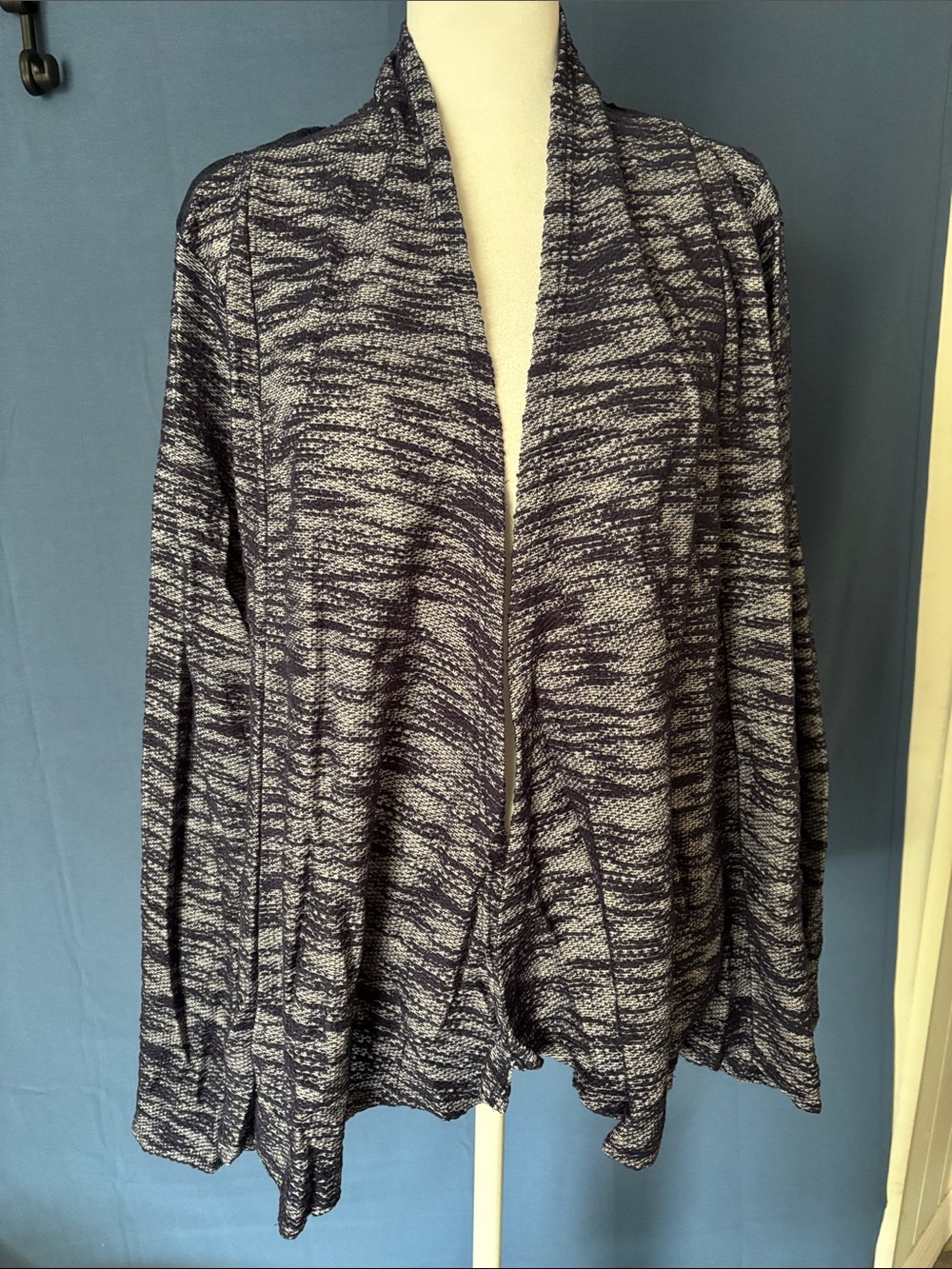Plus size Wrapper Marled Open-Front Cardigan - Navy & White